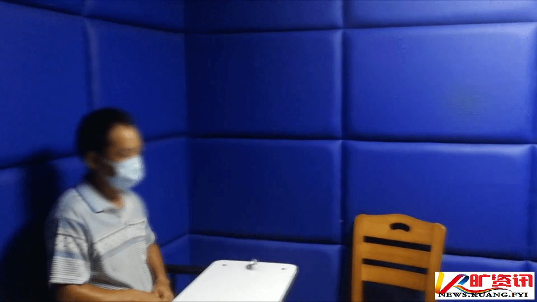 南安一民警修手机竟偶遇在逃人员