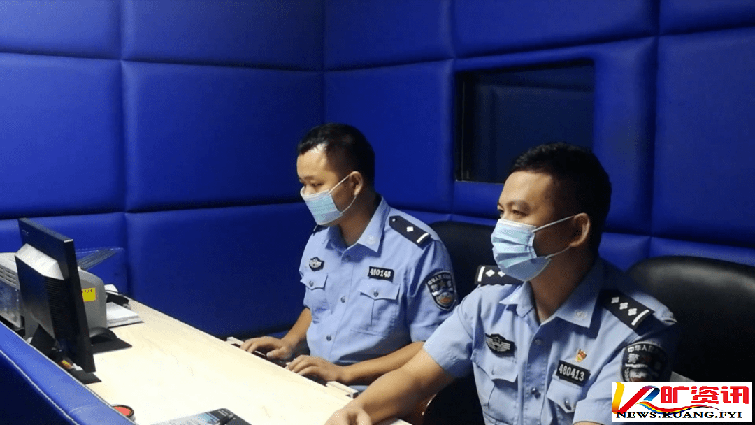 南安一民警修手机竟偶遇在逃人员