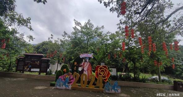 东莞市长吕成蹊提倡吃住游购娱展消费，曾去观