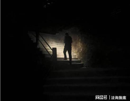 东莞市长吕成蹊提倡吃住游购娱展消费，曾去观